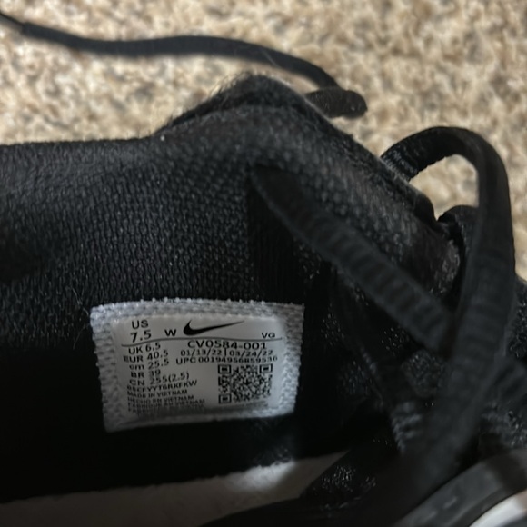 Nike Alpha football cleats, size 7.5 - Picture 4 of 4